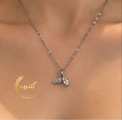 گردنبند دم وال طرح نگین دار