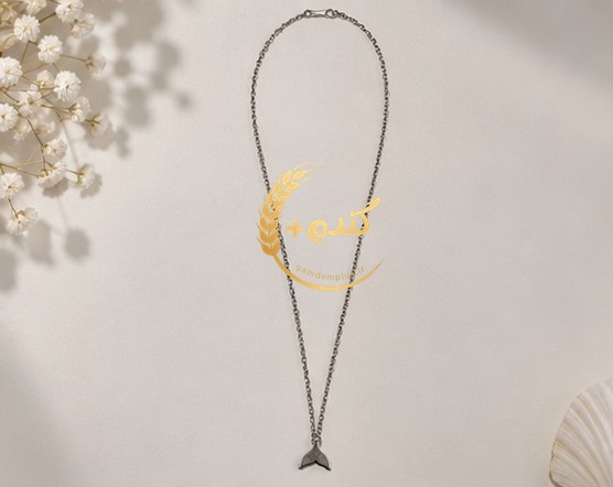 گردنبند مینیمال طرح دم وال